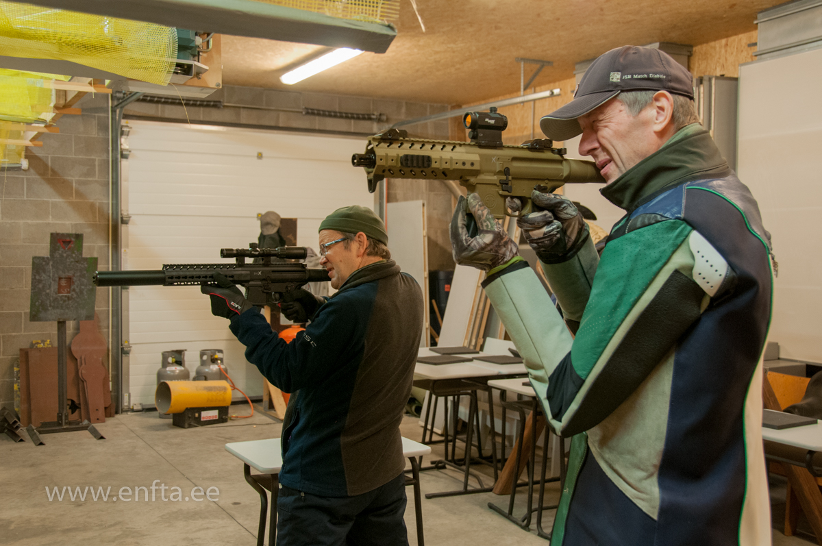 067 Testing new toys